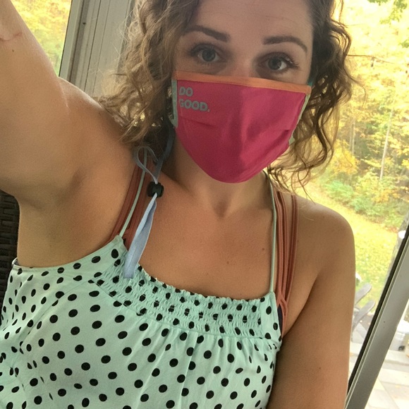 Meet your Posher, Cindy - Picture 2 of 4